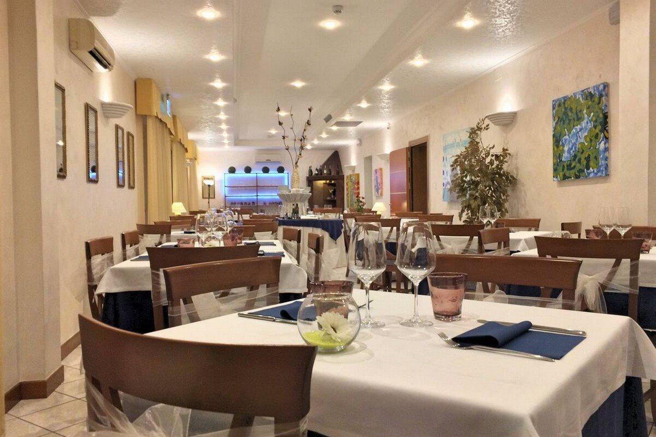 קאורלה Hotel Rex מראה חיצוני תמונה