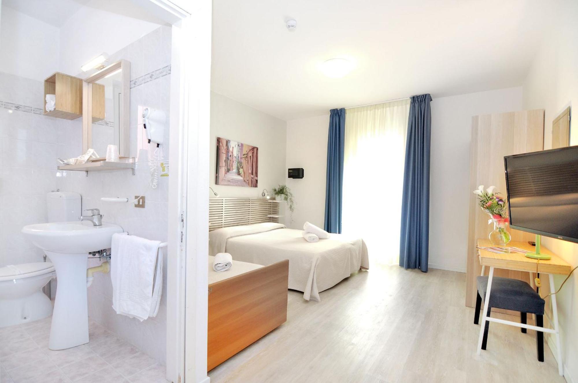 קאורלה Hotel Rex מראה חיצוני תמונה