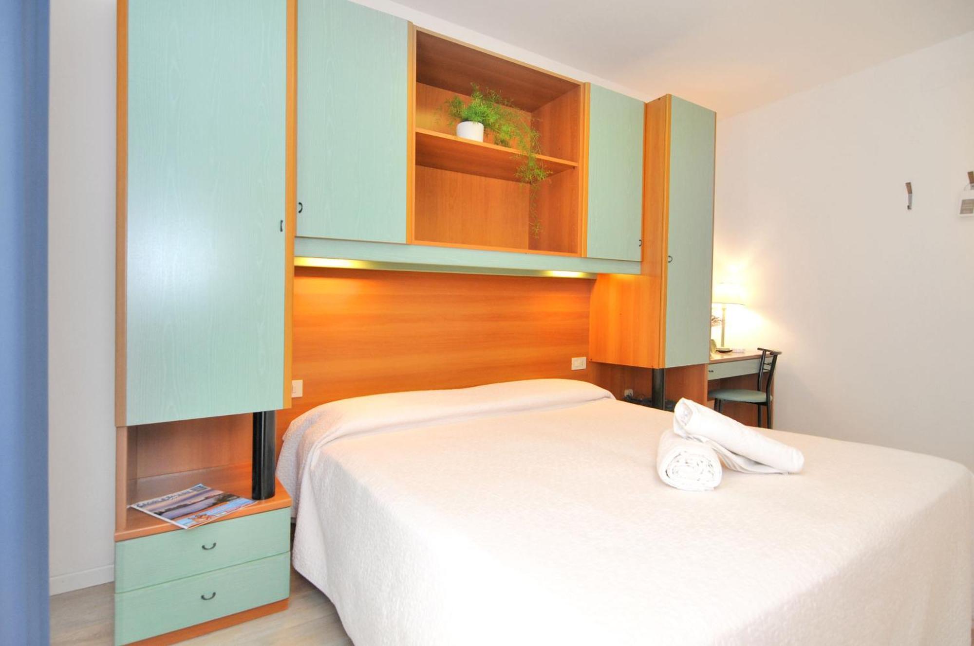 קאורלה Hotel Rex מראה חיצוני תמונה
