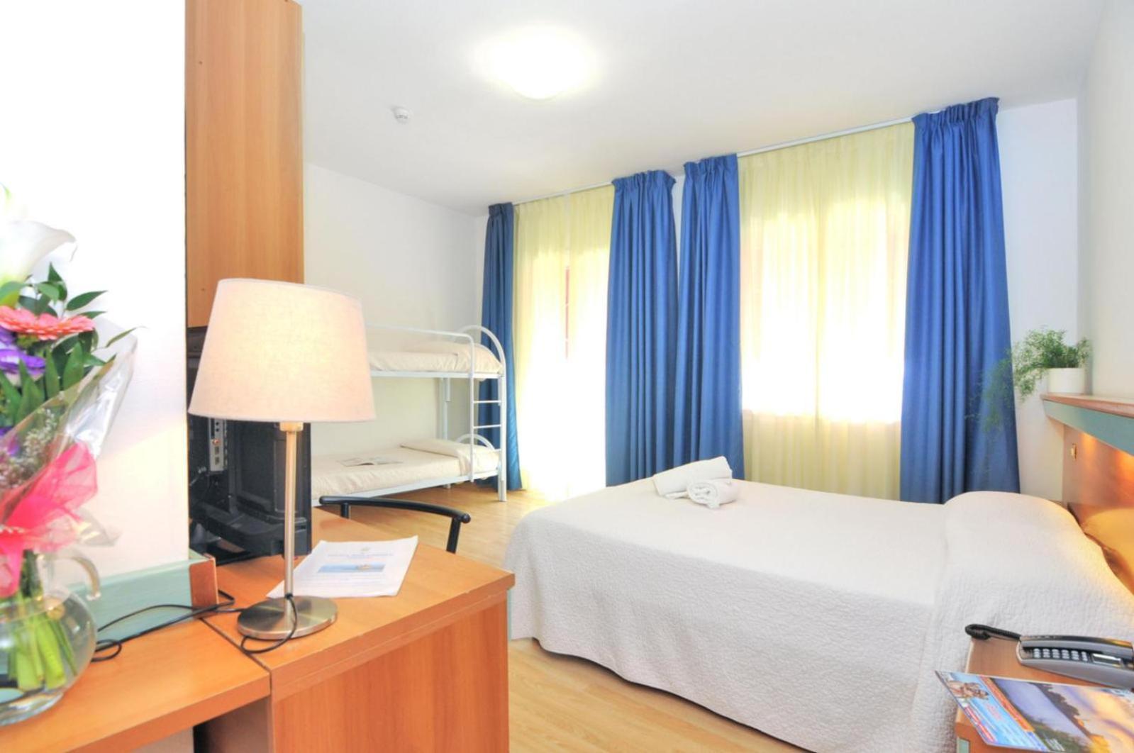 קאורלה Hotel Rex מראה חיצוני תמונה