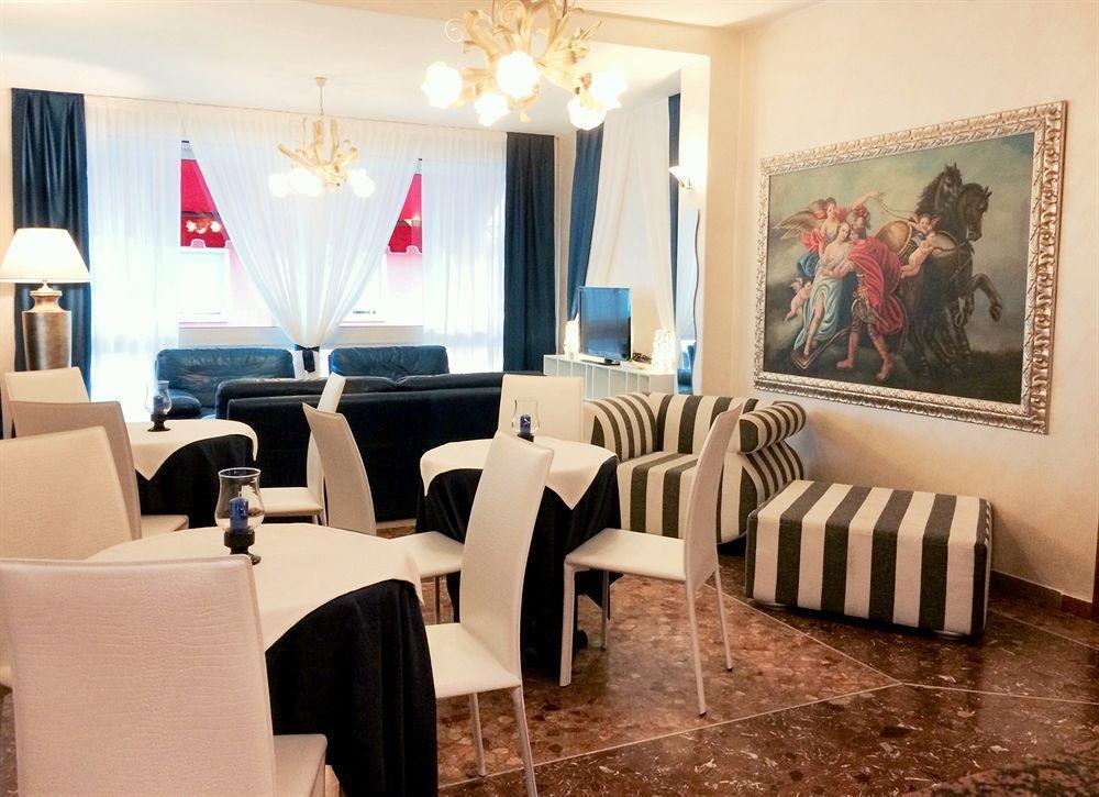 קאורלה Hotel Rex מראה חיצוני תמונה