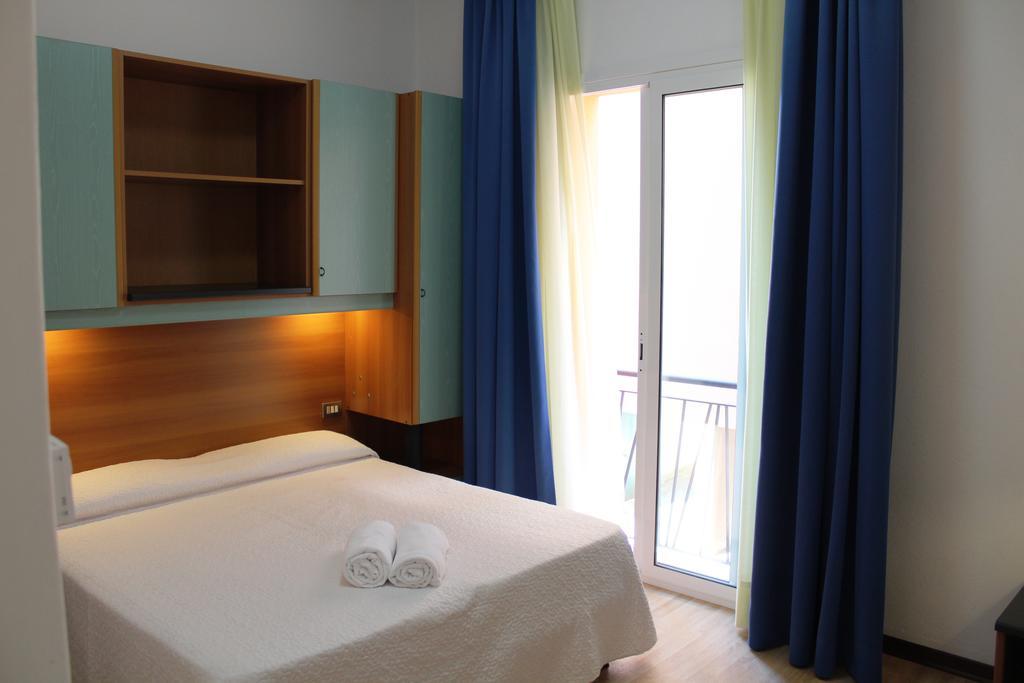 קאורלה Hotel Rex מראה חיצוני תמונה