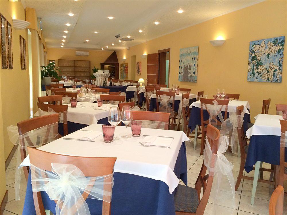 קאורלה Hotel Rex מראה חיצוני תמונה