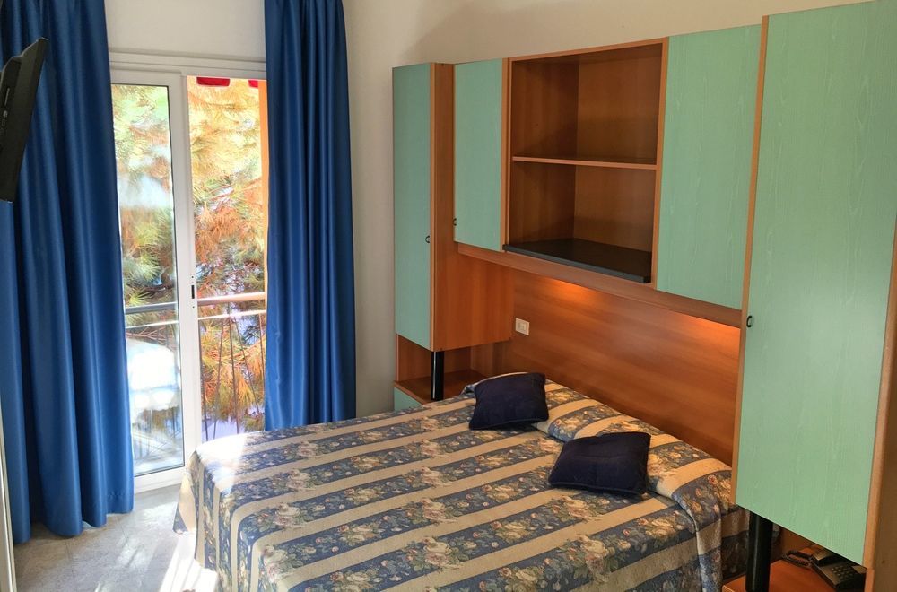 קאורלה Hotel Rex מראה חיצוני תמונה