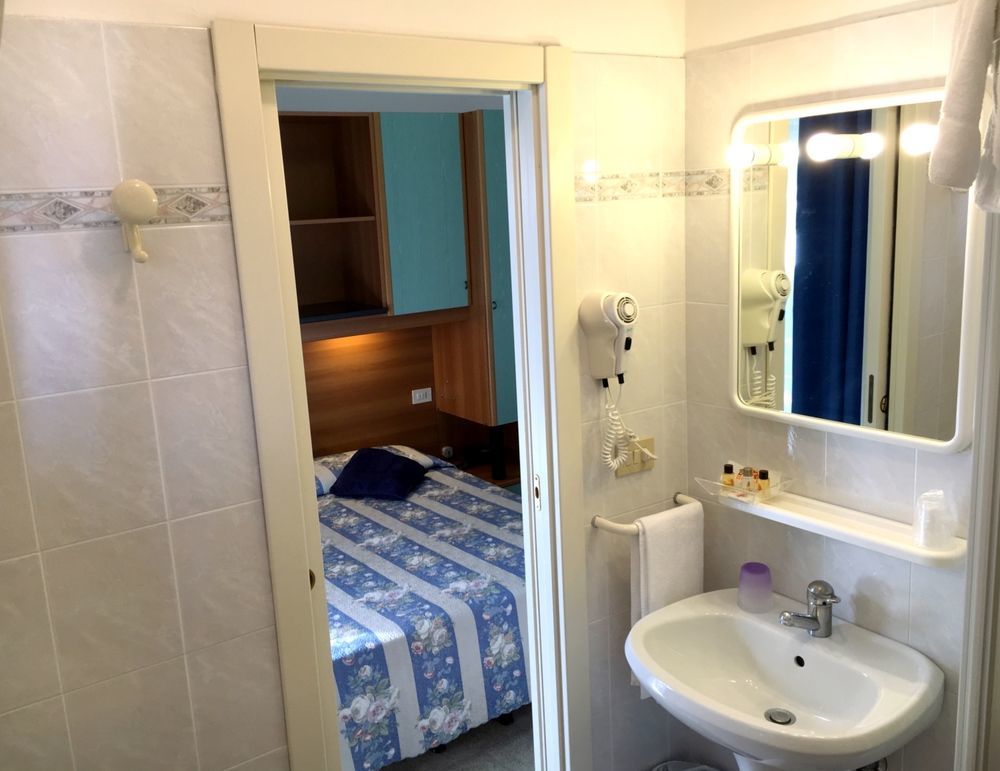 קאורלה Hotel Rex מראה חיצוני תמונה