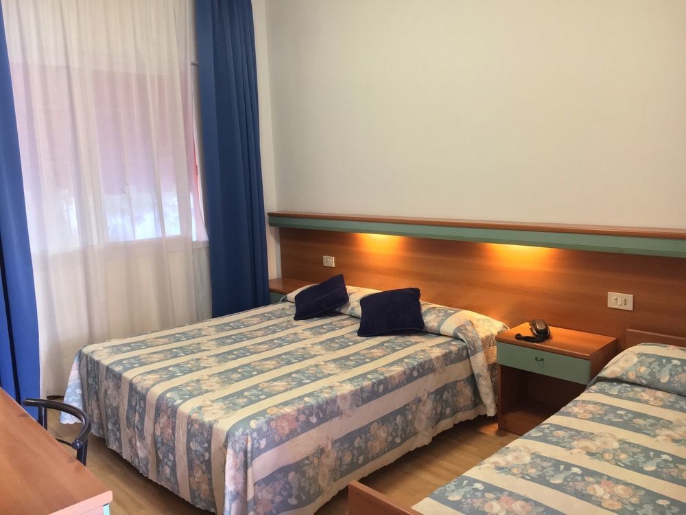 קאורלה Hotel Rex מראה חיצוני תמונה