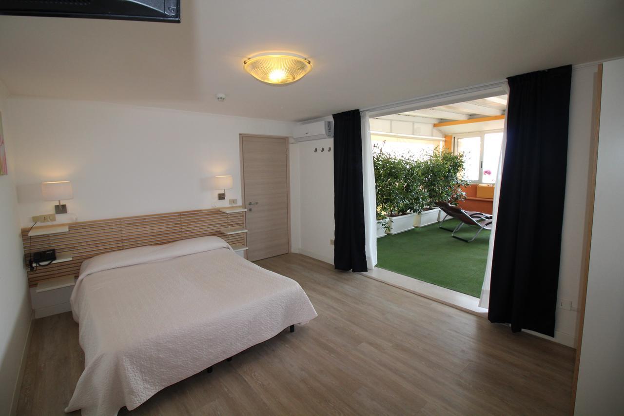 קאורלה Hotel Rex מראה חיצוני תמונה